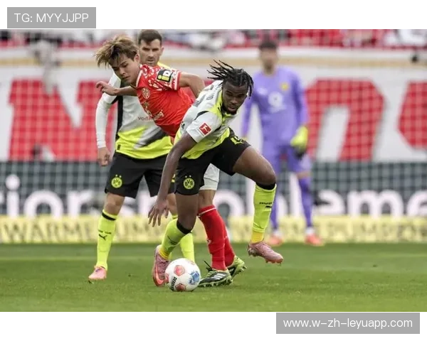 多特蒙德开启边路攻势新篇章：引入更具侵略性的边路球员